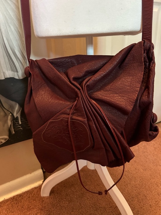 Carlos Falchi Handbags - YK2 Carlos Fauci Women’s Burgundy Crossbody Leather Bag.